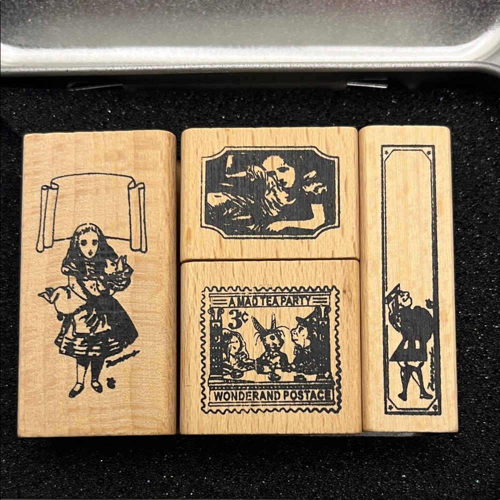 Alice Quartet Stamp Set in tins - Picture 3 of 8